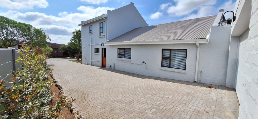 4 Bedroom Property for Sale in Stilbaai Wes Western Cape